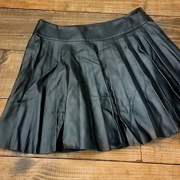 H&M Dresses & Skirts - H&M - NICKI MINAJ Faux black leather Flare Skirt sz 12 pleated